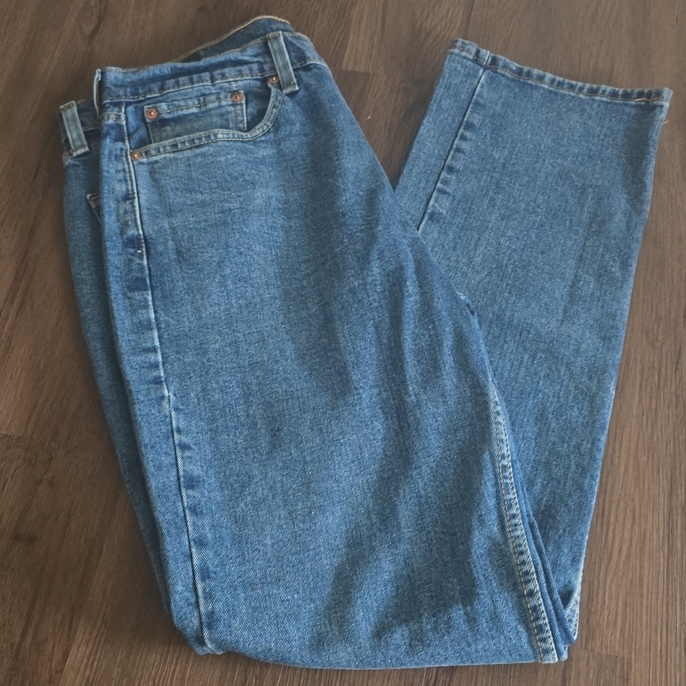 Levi's Men's Straight Jeans in Light Blue Denim - Picture 5 of 5